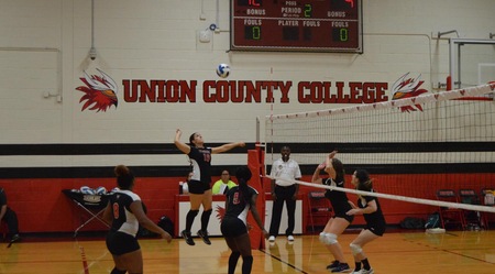 Volleyball Opens Season Strong vs. LCCC